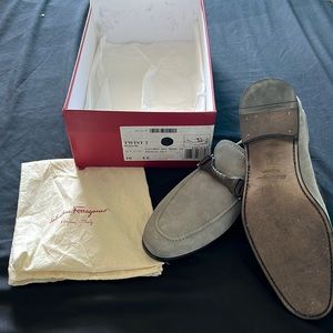 Salvatore Ferragamo BUC Suede. Asfalto Calf 10 EE